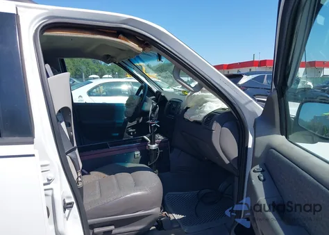 2002 Ford Explorer Xls from USA, damaged, VIN 1FMZU72EX2UA21717